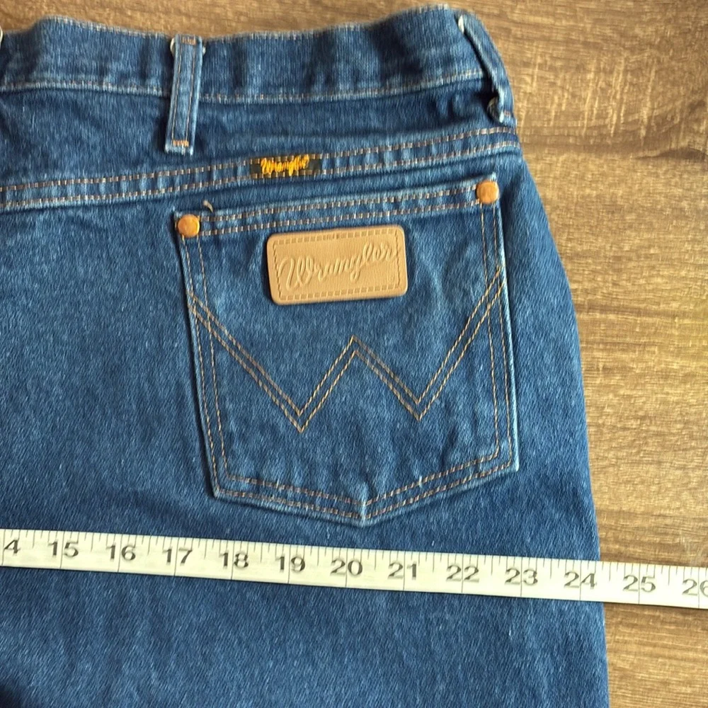 Men's EUC Wrangler 40x32 Blue Cowboy Cut Slim Blue Jeans